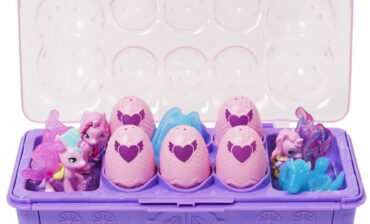 Spin Master Hatchimals Rodzinne opakowanie w kartonie z jednorożcem